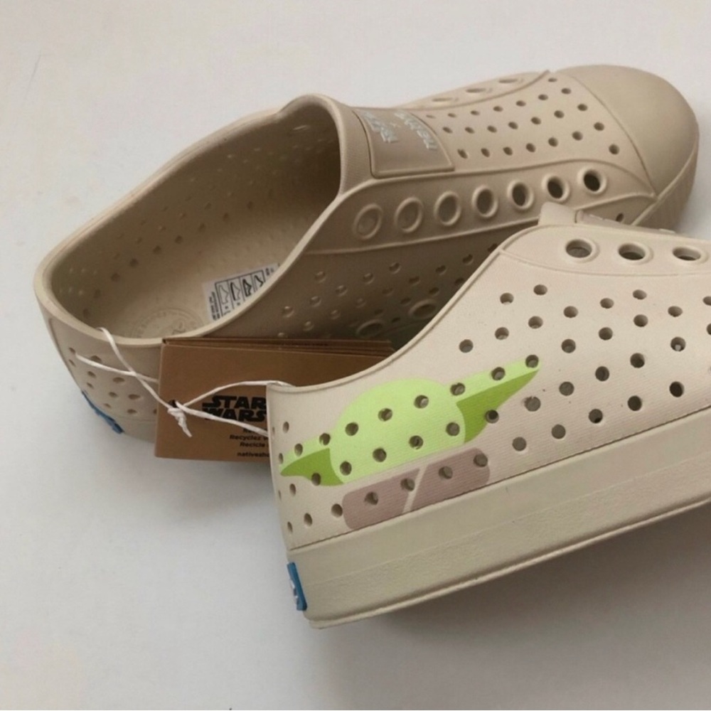 NWT Native x Star Wars Yoda Jefferson Sandals